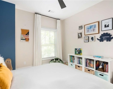 582 Charles Ave - Photo Thumbnail 18