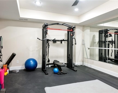 582 Charles Ave - Photo Thumbnail 28