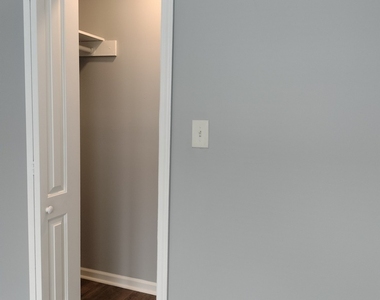 6601 S Green Street - Photo Thumbnail 3
