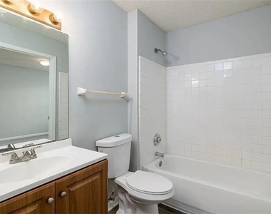 875 Hank Aaron Drive Sw - Photo Thumbnail 14