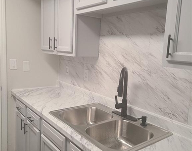 875 Hank Aaron Drive Sw - Photo Thumbnail 1