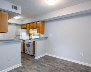 875 Hank Aaron Drive Sw - Photo Thumbnail 4