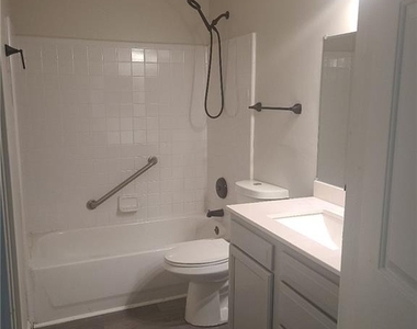 875 Hank Aaron Drive Sw - Photo Thumbnail 12
