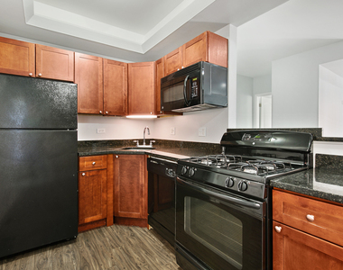 7730 N Ashland Avenue - Photo Thumbnail 3