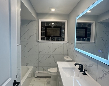 6118 W Gunnison Street - Photo Thumbnail 7