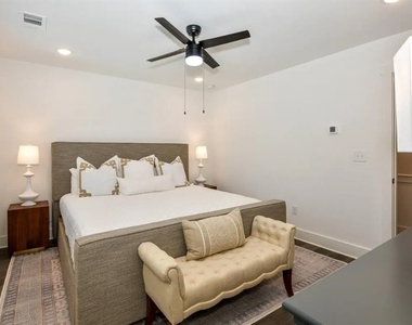 5055 Southwood Road - Photo Thumbnail 9