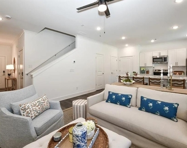 5055 Southwood Road - Photo Thumbnail 4
