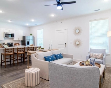 5055 Southwood Road - Photo Thumbnail 5