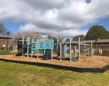 2786 Old Hapeville Road Sw - Photo Thumbnail 6