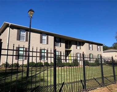 2786 Old Hapeville Road Sw - Photo Thumbnail 4