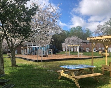 2786 Old Hapeville Road Sw - Photo Thumbnail 5