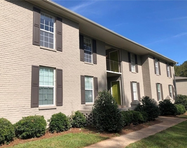2786 Old Hapeville Road Sw - Photo Thumbnail 2
