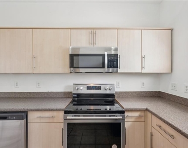 2596 Bates Street Se - Photo Thumbnail 14