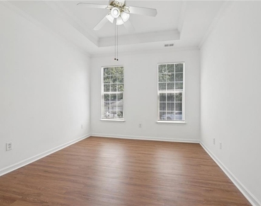 2596 Bates Street Se - Photo Thumbnail 19