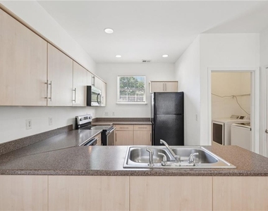 2596 Bates Street Se - Photo Thumbnail 12