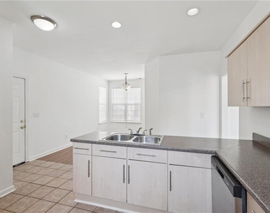 2596 Bates Street Se - Photo Thumbnail 15