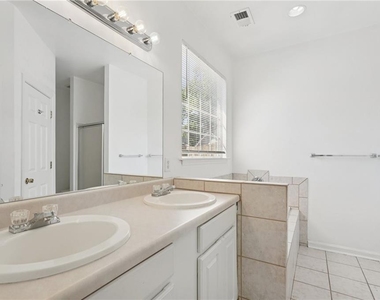 2596 Bates Street Se - Photo Thumbnail 22