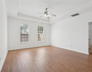 2596 Bates Street Se - Photo Thumbnail 5