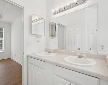 2596 Bates Street Se - Photo Thumbnail 23