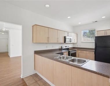 2596 Bates Street Se - Photo Thumbnail 11