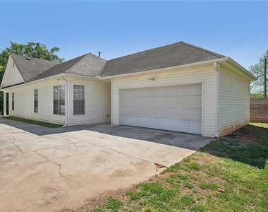 2596 Bates Street Se - Photo Thumbnail 35