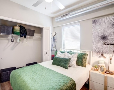 2025 Peachtree Road Ne - Photo Thumbnail 8