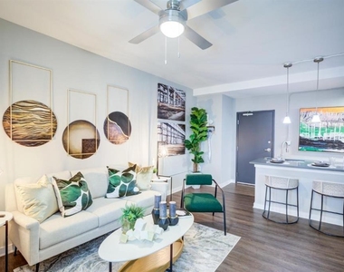 2025 Peachtree Road Ne - Photo Thumbnail 6