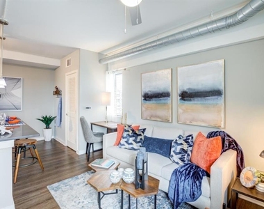 2025 Peachtree Road Ne - Photo Thumbnail 5