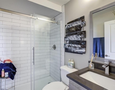 2025 Peachtree Road Ne - Photo Thumbnail 10