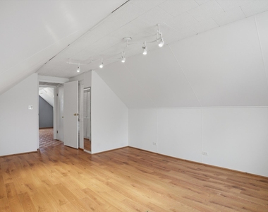 8912 Windsor Lane - Photo Thumbnail 22
