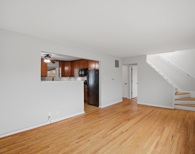 8912 Windsor Lane - Photo Thumbnail 9