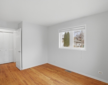 8912 Windsor Lane - Photo Thumbnail 11