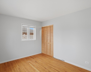 8912 Windsor Lane - Photo Thumbnail 13