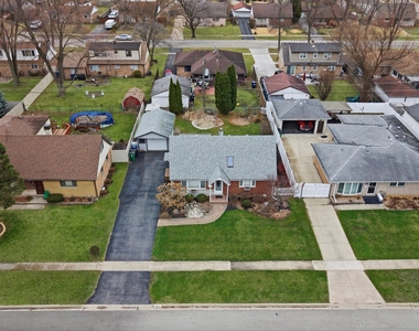 8912 Windsor Lane - Photo Thumbnail 34