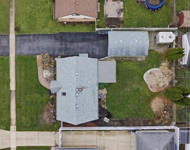8912 Windsor Lane - Photo Thumbnail 32