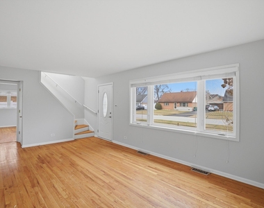 8912 Windsor Lane - Photo Thumbnail 7
