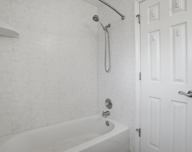8912 Windsor Lane - Photo Thumbnail 27