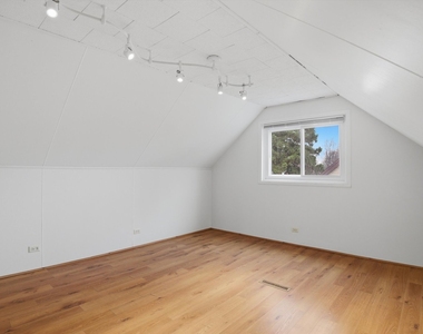 8912 Windsor Lane - Photo Thumbnail 24