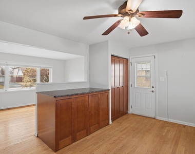 8912 Windsor Lane - Photo Thumbnail 4