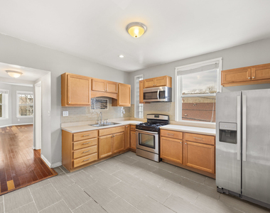 6649 S Rhodes Avenue - Photo Thumbnail 4