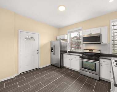 6649 S Rhodes Avenue - Photo Thumbnail 4