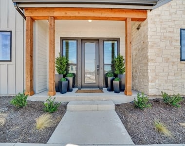 1601-418 Mustang Drive - Photo Thumbnail 1