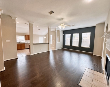 7611 Waterlilly Lane - Photo Thumbnail 5