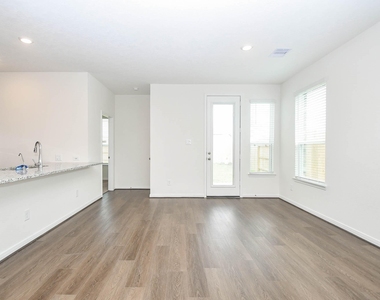 25230 Benroe Street - Photo Thumbnail 3