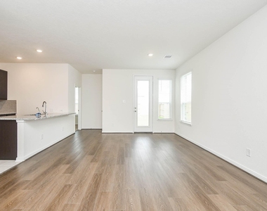 25230 Benroe Street - Photo Thumbnail 5