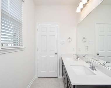 25230 Benroe Street - Photo Thumbnail 15
