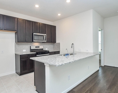 25230 Benroe Street - Photo Thumbnail 6