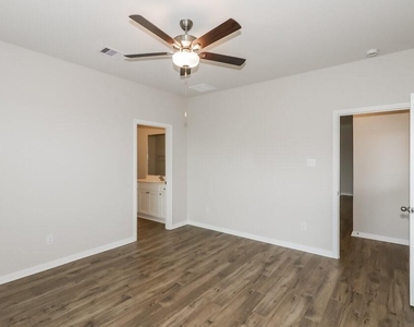 401 San Miguel Creek Drive - Photo Thumbnail 7