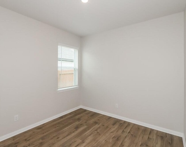 401 San Miguel Creek Drive - Photo Thumbnail 12