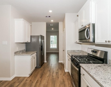 401 San Miguel Creek Drive - Photo Thumbnail 4